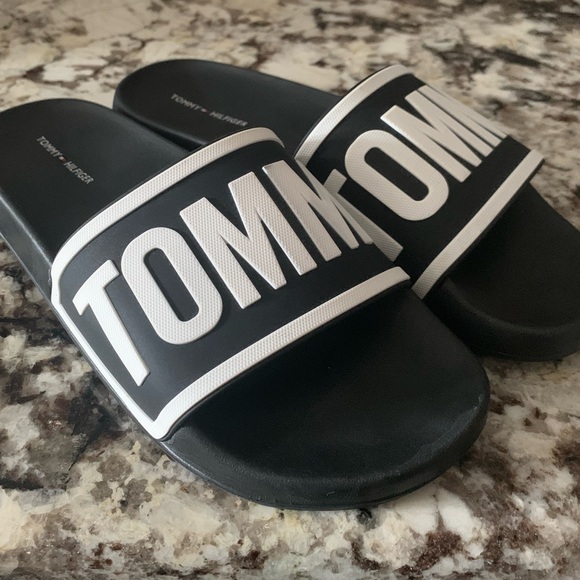 Tommy Hilfiger Black & White Slides - Picture 4 of 10